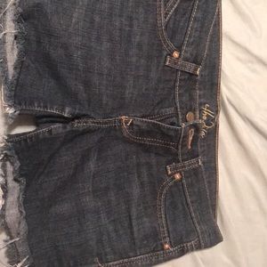I’m selling some cute shorts
